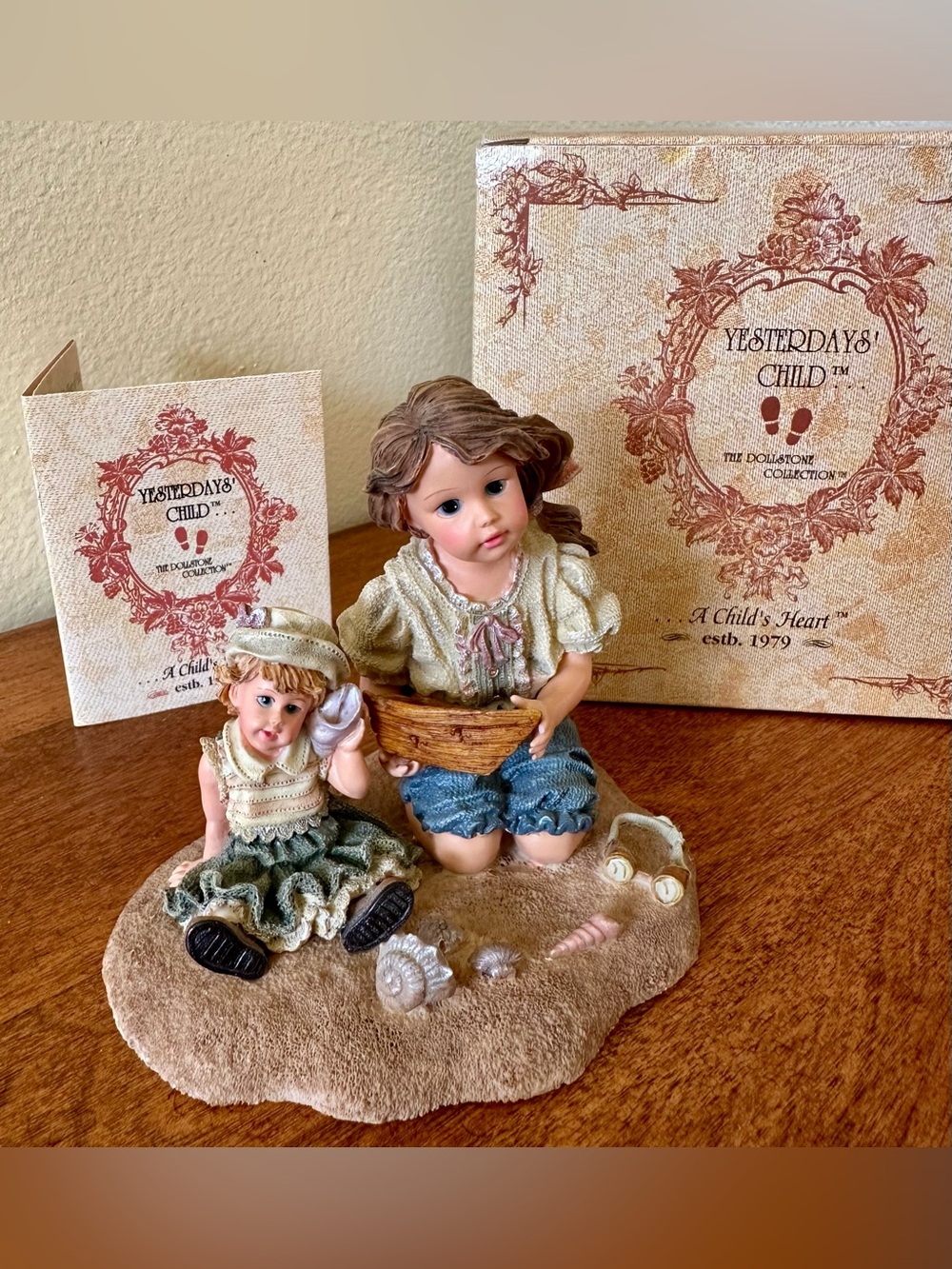 Boyds Yesterday’s Child Dollstone “Lucinda and Dawn… By the Sea” Figurine w/ Box